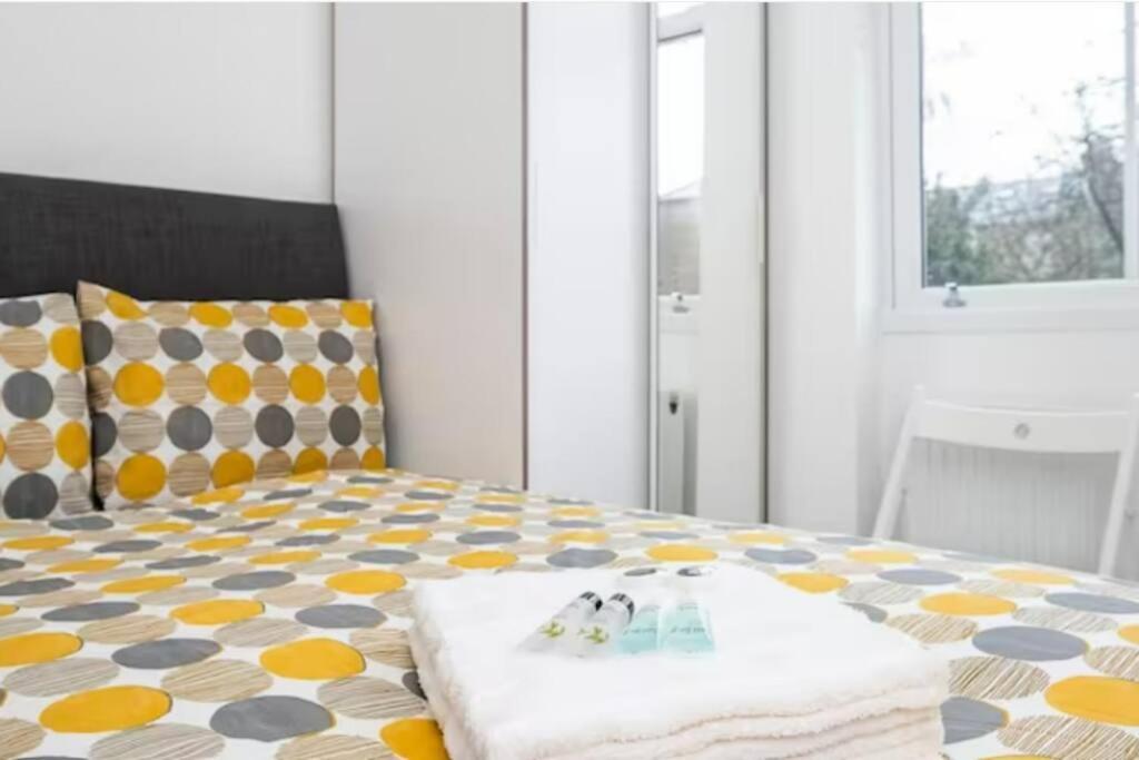 Great Location Service And Stay Double Ensuite Room With Shared Kitchen- 5Mins Walk From Tufnell Park Лондон Экстерьер фото