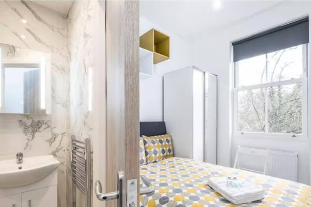 Great Location Service And Stay Double Ensuite Room With Shared Kitchen- 5Mins Walk From Tufnell Park Лондон Экстерьер фото