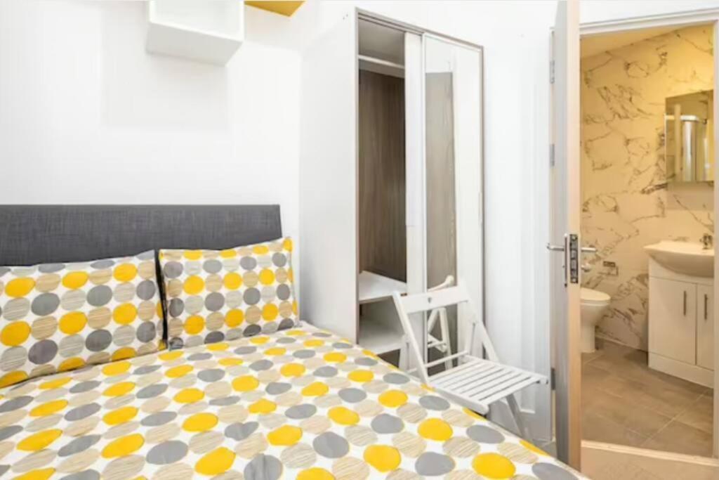 Great Location Service And Stay Double Ensuite Room With Shared Kitchen- 5Mins Walk From Tufnell Park Лондон Экстерьер фото
